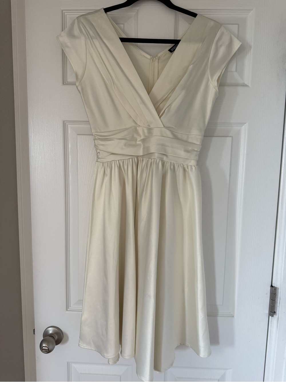 Vintage Elegant V-Neck Ivory Below-Knee Dress - Retro
